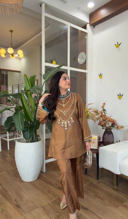 Jewel Silk set in Gold brown