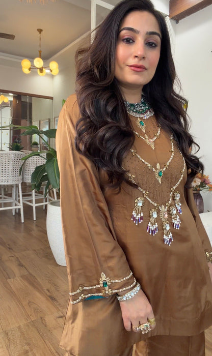 Jewel Silk set in Gold brown