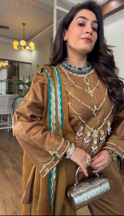 Jewel Silk set in Gold brown