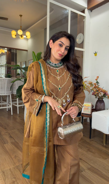 Jewel Silk set in Gold brown