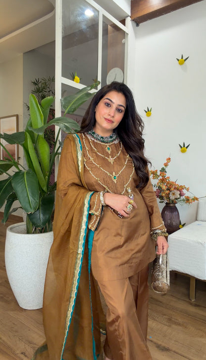 Jewel Silk set in Gold brown