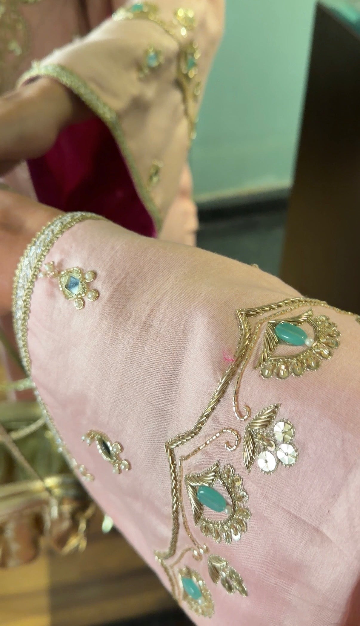 Gul-e-Rang Kurta Set