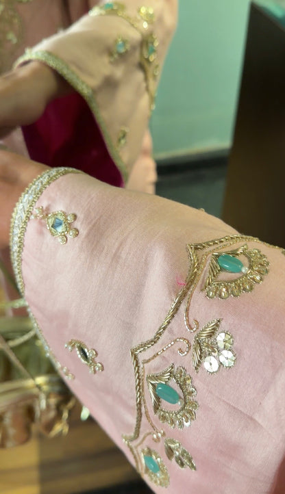 Gul-e-Rang Kurta Set
