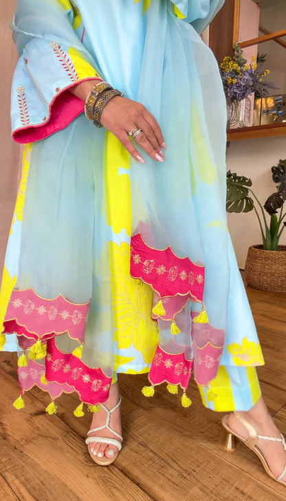 SKY BLOOM KURTA SET