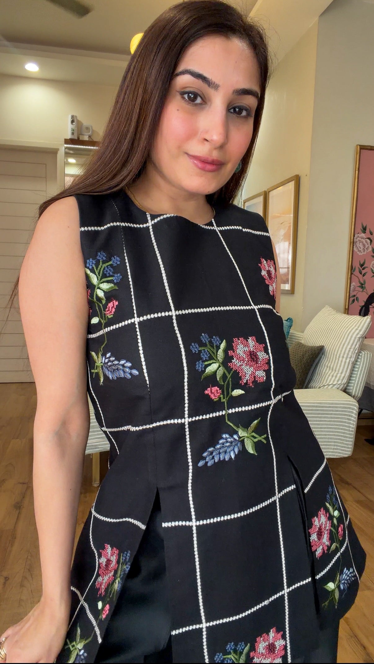 BLACK CROSS-STITCHED FLORAL SET