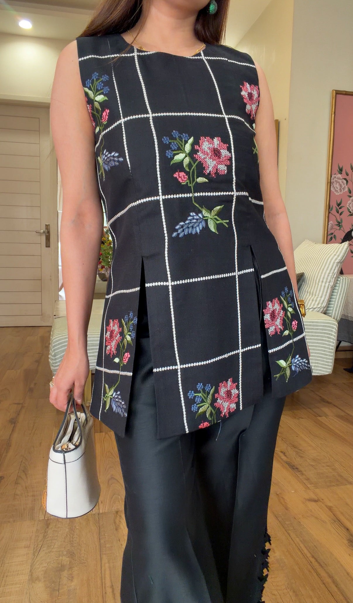 BLACK CROSS-STITCHED FLORAL SET