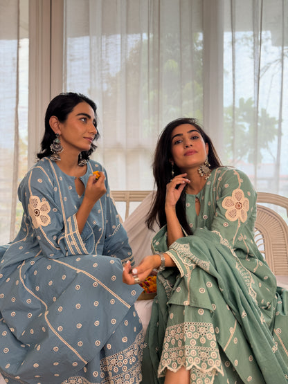 Embroidered flower applique kurta set